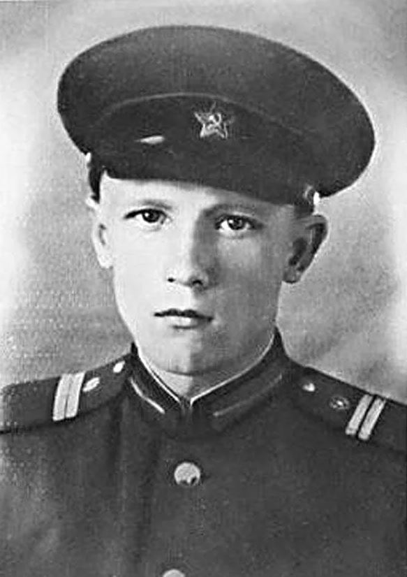 Улица им. Николая Дергача в поселке Кузбасский. – Текст. Изображение : электронные // PROКузбасс : [сайт]. – 2021. – 1 июля. – URL: https://clck.ru/3NPnJ3 (дата обращения: 21.07.2025).