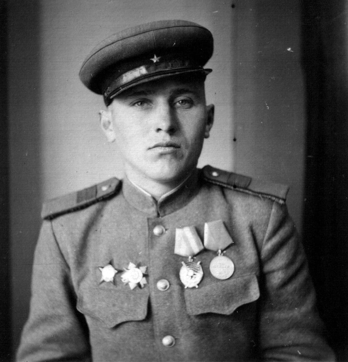 Каргапольцев, С. Трофимов Фёдор Леонтьевич / Сергей Каргапольцев. – Изображение. Текст : электронные // Международный патриотический интернет-проект «Герои страны» : [сайт]. – URL: https://warheroes.ru/hero/hero.asp?Hero_id=13706 (дата обращения: 21.07.2025).