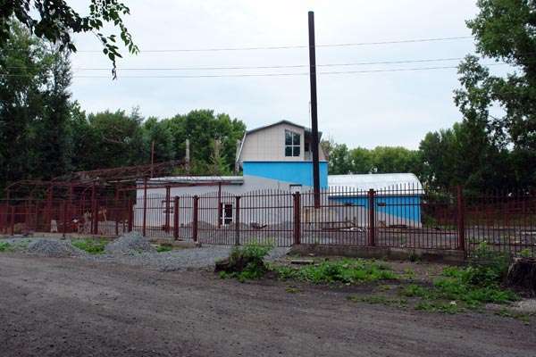 Комарова, Е. Рудник - школа Ван Лохема(история), Баня кемеровского рудника. ул. Трубная. Дрозды / Екатерина Комарова. – Изображение. Текст // LIVEJOURNAL : [сайт]. – URL: https://swbkka.livejournal.com/467775.html (дата обращения: 26.10.2023).