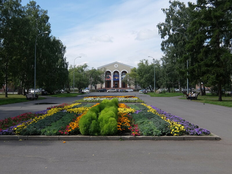 Парк сайт кемерово. Сквер искусств Кемерово. Парк город Кемерово. Центральный парк Кемерово. Сквер юности Кемерово.