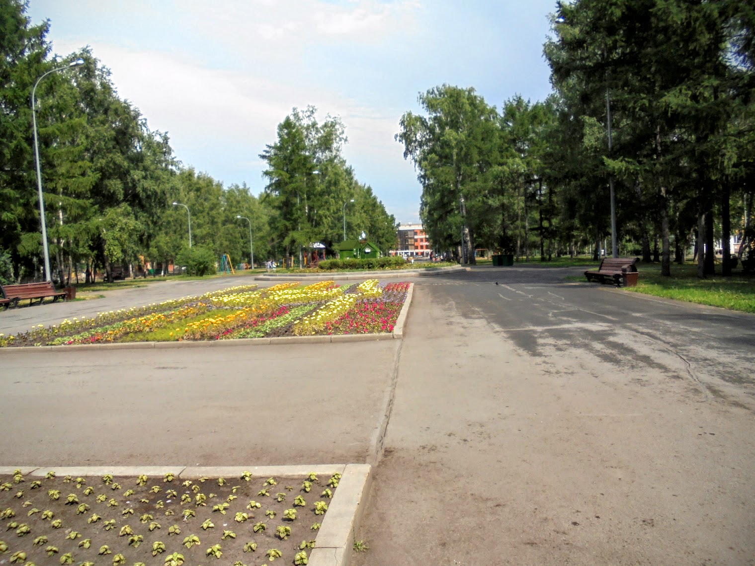 Комарова, Е. Фото - летопись г. Кемерово и Кемеровской области(Фотоблог автора) / Екатерина Комарова. – Текст : электронный // Blogger : [сайт]. – URL: https://vnjfhygfnbthyf.blogspot.com/2016/06/blog-post_25.html?m=1 (дата обращения: 05.09.2023).