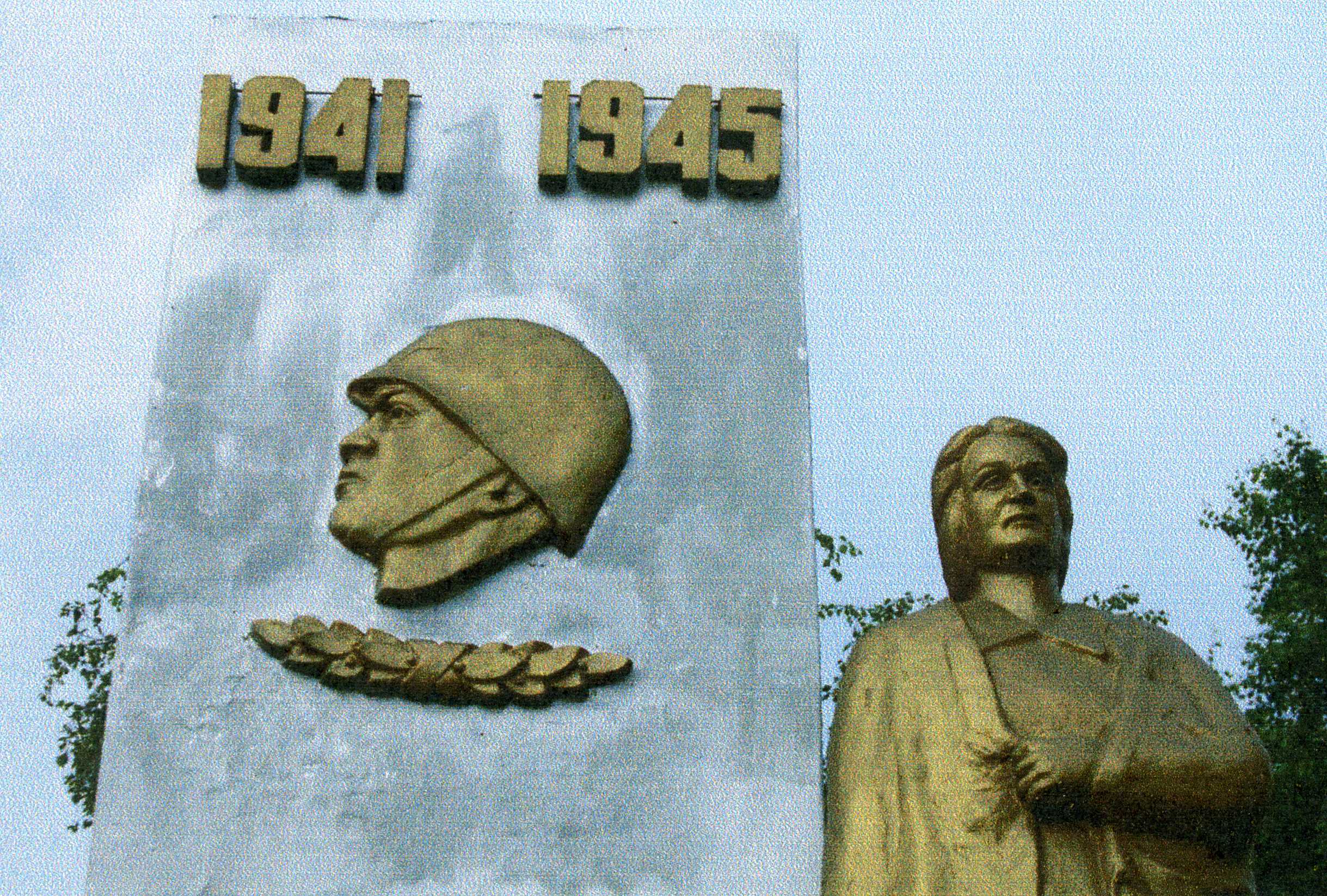 Фото заведующей краеведческого отдела Захарцовой Натальи Станиславовны, 2006 г.