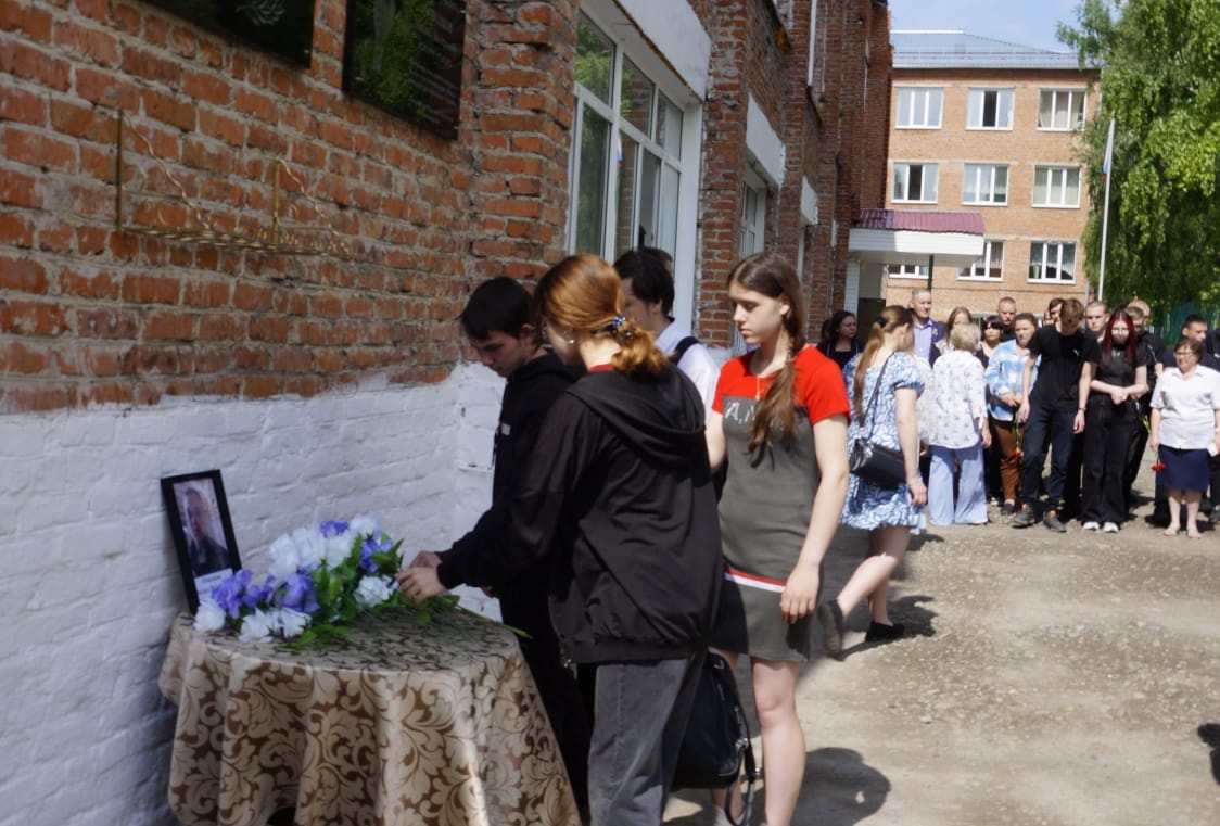 Открытие Памятной доски М.Осколкову. 6 мая 2025. Фото Д. Кустовой