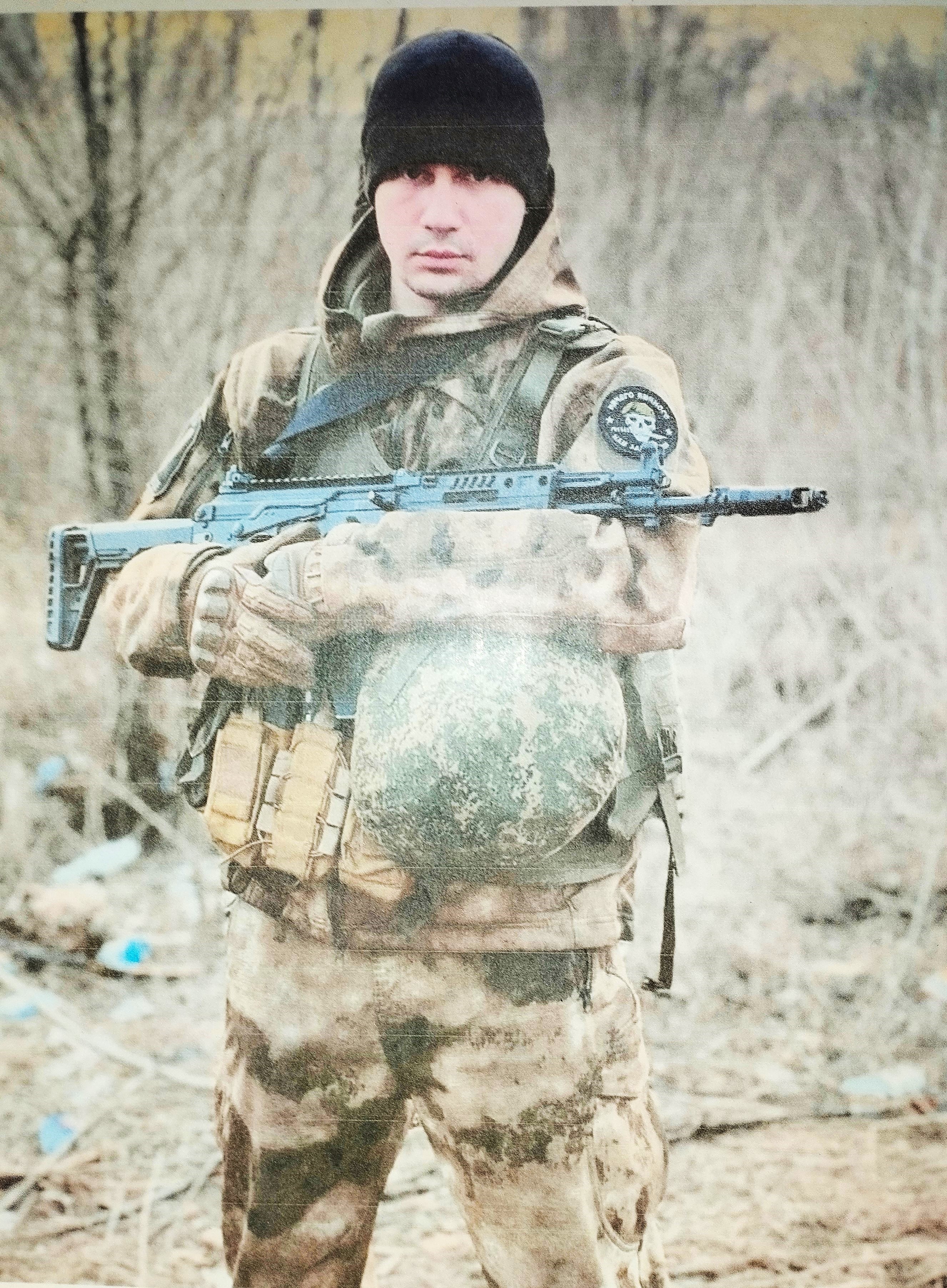 Прапорщик Коробейников А.Е. в зоне СВО, 2022 год. Фото из музея школы №10.