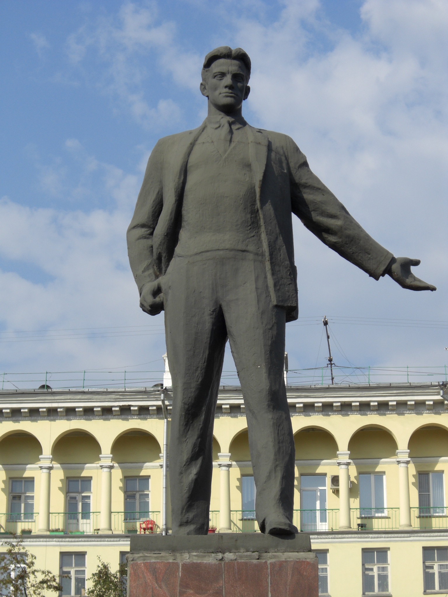 москва памятник маяковскому