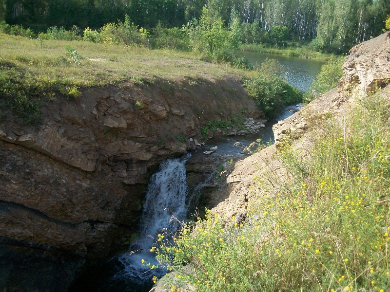 Озеро Лесное и водопад. Фото: Анна Идоленко (Бальц)