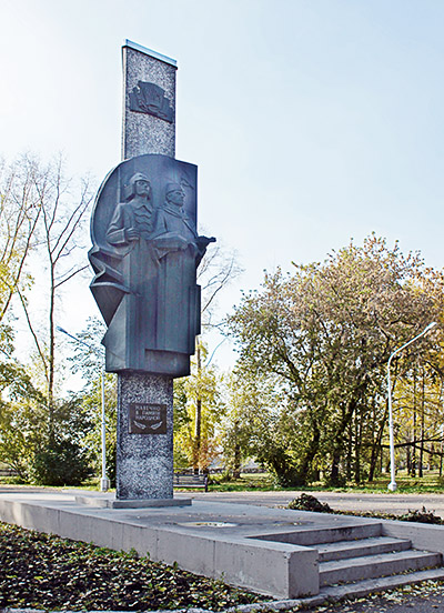 Фото сайта: http://o-kemerovo.ru/dostoprim_monumentsoviet 