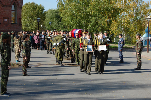 Церемония перезахоронения М. А. Климова (24.09.2013). Автор фотографии В. Рубцов